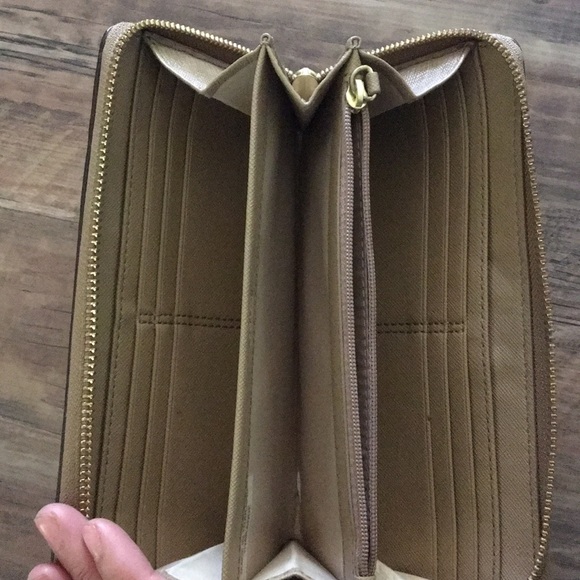 Coach soft leather camel color purse and wallet - Picture 9 of 9